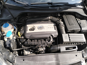 Volkswagen Golf GTI 2.0 211kW (7 foto / 10)