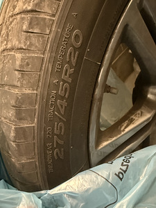 Оригинальные диски BMW с летними шинами Hankook (20 дюймов) (2 фото из 4)