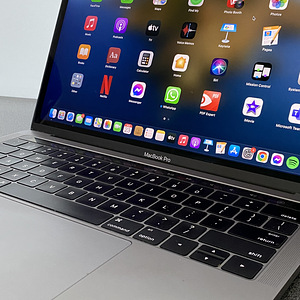 Macbook Pro 13" 2016 Touch Bar (5 foto / 9)