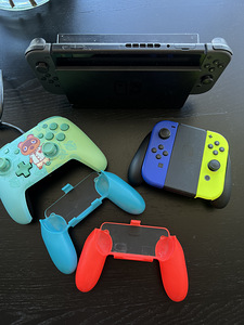 Nintendo Switch V2 (1 foto / 1)