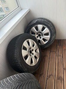 Диски Audi 16 с шинами (1 фото из 3)