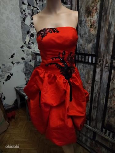 Вечернее коктейльное красное платье с открытыми плечами. (фото #7)
