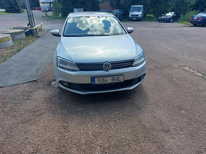 Volkswagen Jetta (1 foto / 5)
