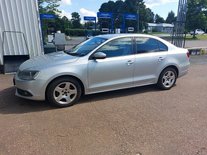 Volkswagen Jetta (3 foto / 5)