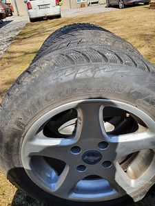 Зимние шины Nokian/Michelin на литых дисках R15 4×114.3 4*114.3 (4 фото из 6)