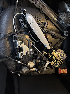 BMW F30 F31 F32 F34 ukselukusti, link, vasak tagumine (1 foto / 1)