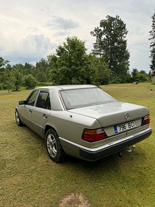 W124 E230 (2 фото из 8)