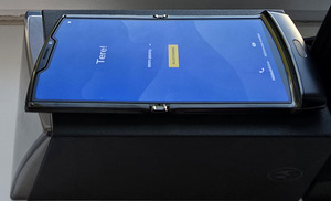 Moto Razr Black (3 foto / 3)