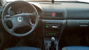 SKODA OCTAVIA (2 foto / 8)