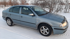 SKODA OCTAVIA (5 foto / 8)