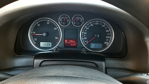 Volkswagen Passat (2 foto / 10)
