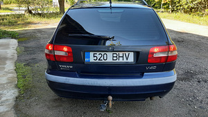 Volvo v40 (2 фото из 10)