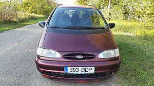 Ford Galaxy (1 фото из 9)