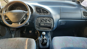 Ford Galaxy (7 фото из 9)