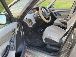 CITROËN C4 PICASSO (9 foto / 10)
