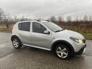 DACIA SANDERO (2 фото из 10)