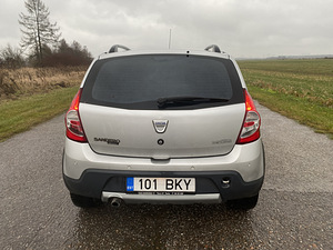 DACIA SANDERO (6 фото из 10)