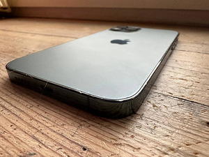 iPhone 12 Pro 256 GB (2 foto / 3)