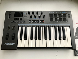 Midi keyboard Nektar Impact LX25+ (1 foto / 5)
