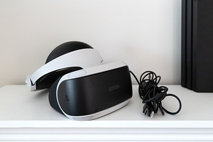 PS4 Pro / PS VR / PS Camera / PS Move / 7 игр (2 фото из 3)