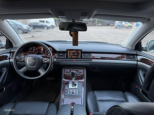 Audi A8 2008 рестайлинг (3 фото из 12)