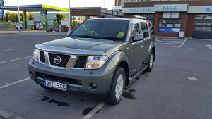 Nissan Pathfinder (6 фото из 10)