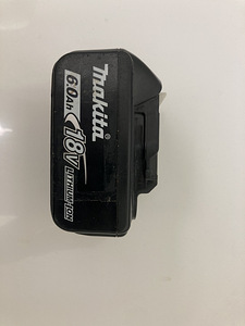 Аккумулятор makita. (1 фото из 1)