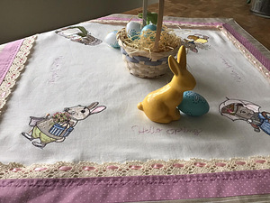 Lihavõttepühade laudlina tikandiga (4 foto / 8)