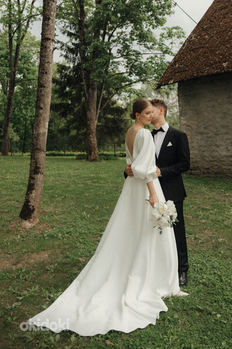 Wedding dress, designer Rinovich (collection Pearl E)