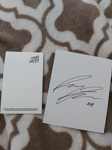 BTS Young Forever album Day ver. (2 фото из 2)