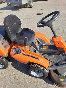Raider Husqvarna 214T - keskliigendiga murutraktor (2 foto / 5)