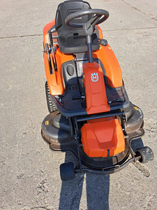 Raider Husqvarna 214T - keskliigendiga murutraktor (3 foto / 5)