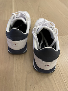 Tossud Tommy Hilfiger (3 foto / 3)
