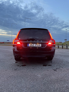 Volvo V70 (4 foto / 7)