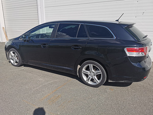 Toyota avensis 1,6 97kw 2011 (3 foto / 11)