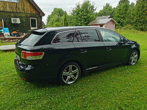 Toyota avensis 1,6 97kw 2011 (5 foto / 11)