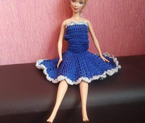 Heegeldatud barbie kleit