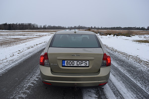 Volvo S40 фейслифтинг (5 фото из 11)