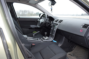 Volvo S40 фейслифтинг (7 фото из 11)