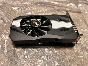 ASUS GeForce GTX 1060 3GB Phoenix Fan Edition (PH-GTX1060-3G) (3 фото из 4)