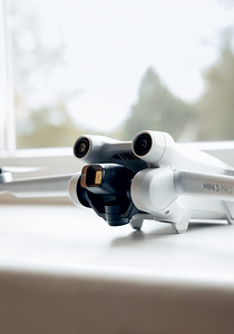 DJI Mini 3 Pro + DJI RC + Fly More Kit + DJI Care + Lisad (3 foto / 4)