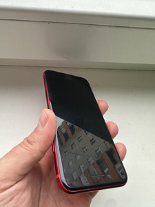 iPhone SE 2020 Red, 64GB, 86% (4 foto / 6)