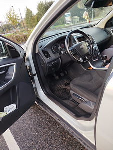 Volvo xc60 2012 d3 (6 foto / 7)