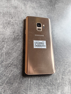 Samsung Galaxy S9 (2 foto / 3)