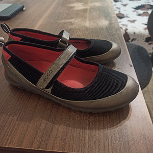 Ecco kingad suurus 34 (5 foto / 10)