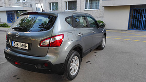 Nissan Qashqai 2012, 1.6 (8 foto / 10)
