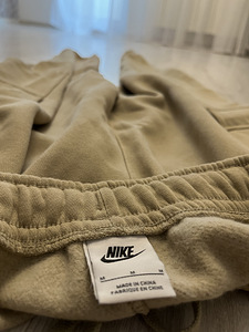 Спортивные штаны Nike (2 фото из 2)