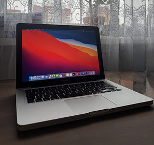 MacBook Pro 13-inch Late 2011 (1 foto / 4)