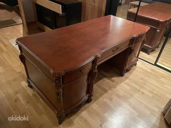 Solid Classic Office Desk for Home Study