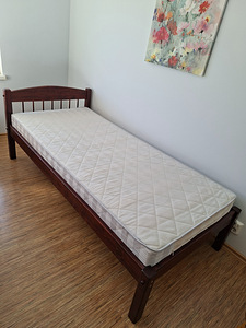 Täispuidust 90×200cm voodi koos madratsiga (1 foto / 3)